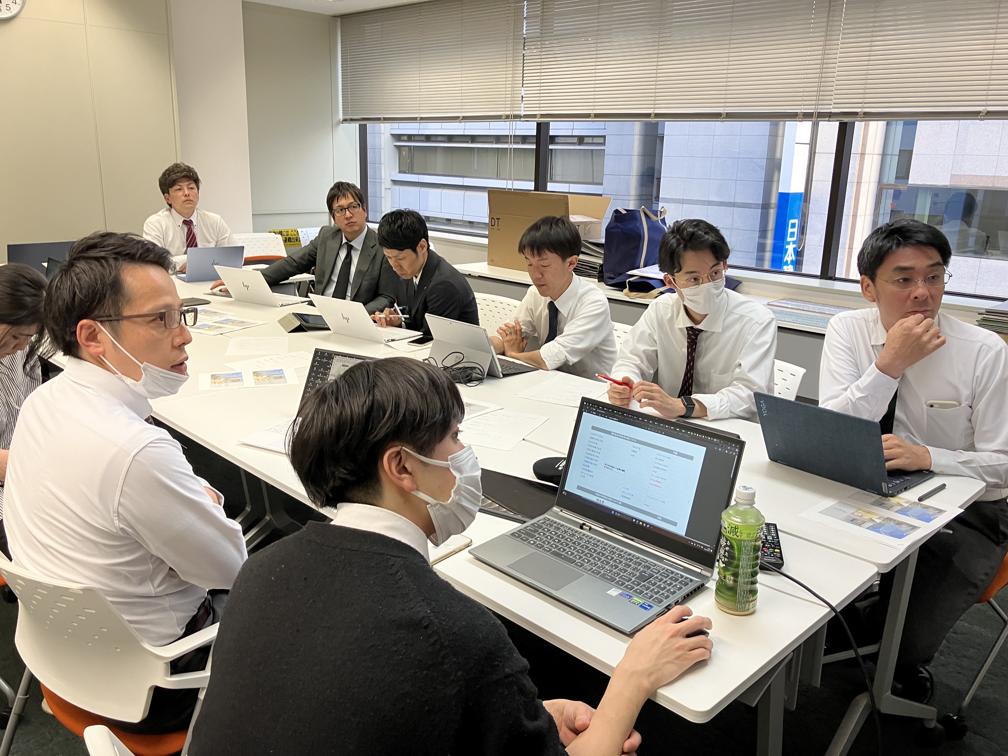 フリーアドレス イメージ写真