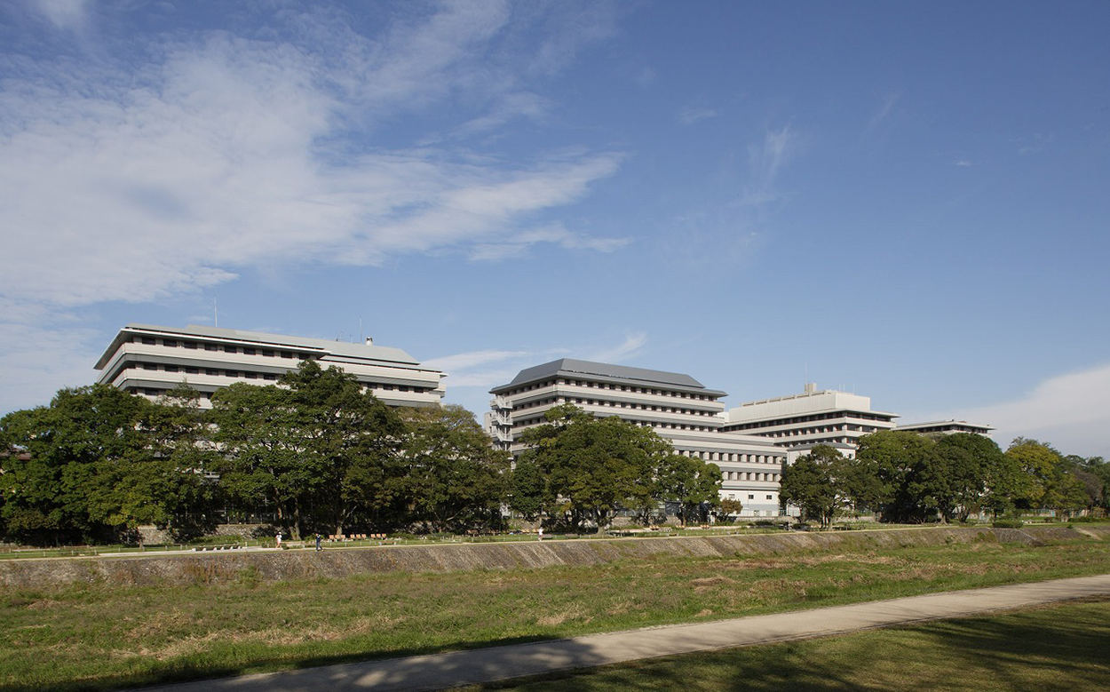 京都府立医科大学付属病院 外来診療棟・臨床医学学舎1