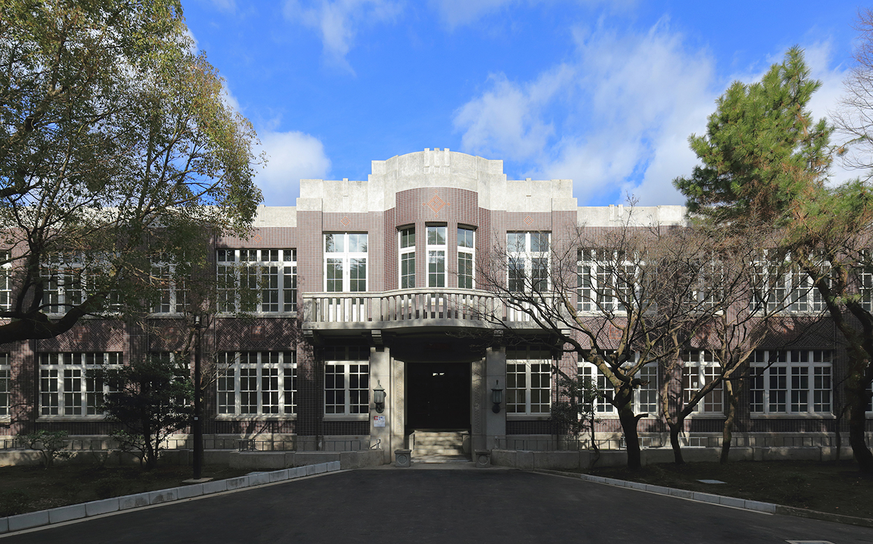 京都大学総合研究15号館 (旧建築学教室本館)1